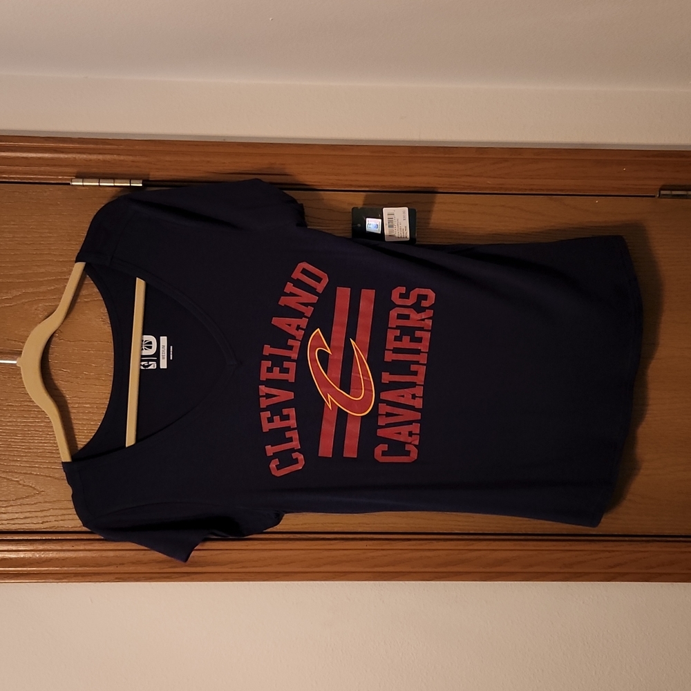 NBA Cleveland Cavaliers T-shirt V-neck Navy Blue Women's M